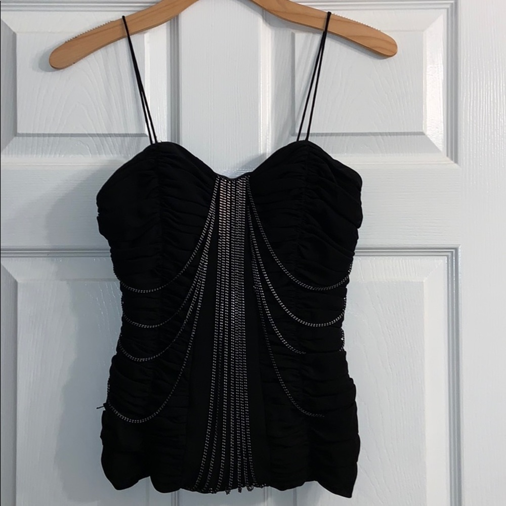 Cache size 2 black tank with chain detail